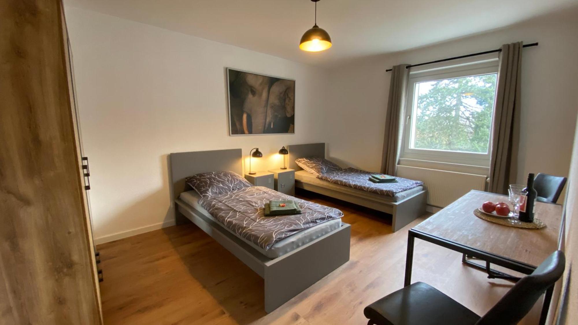 Charlie , Solingen Mitte, Ferien/Messe Wohnung Fuer Bis Zu 5 Personen Exterior foto